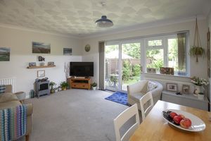 23 Nettlebed Nursery_Sitting/Dining Room- click for photo gallery